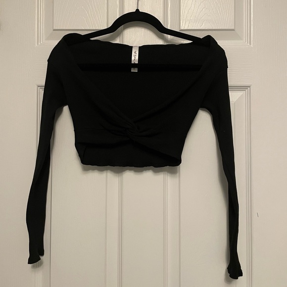 Cropped Long Sleeve - Picture 1 of 4